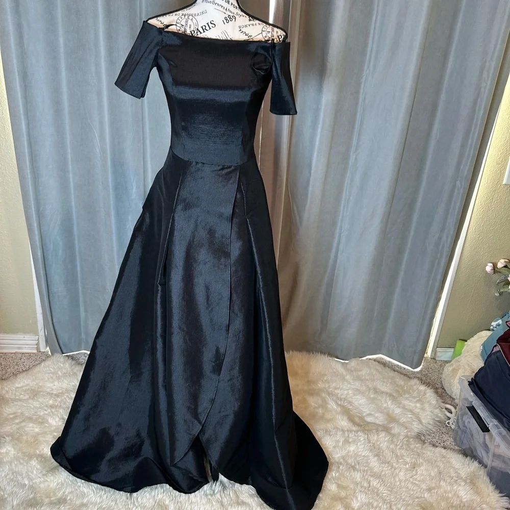 Bebe - Picture 4 of 6